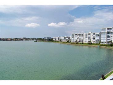 HARBOURSIDE CONDO Gallery 07