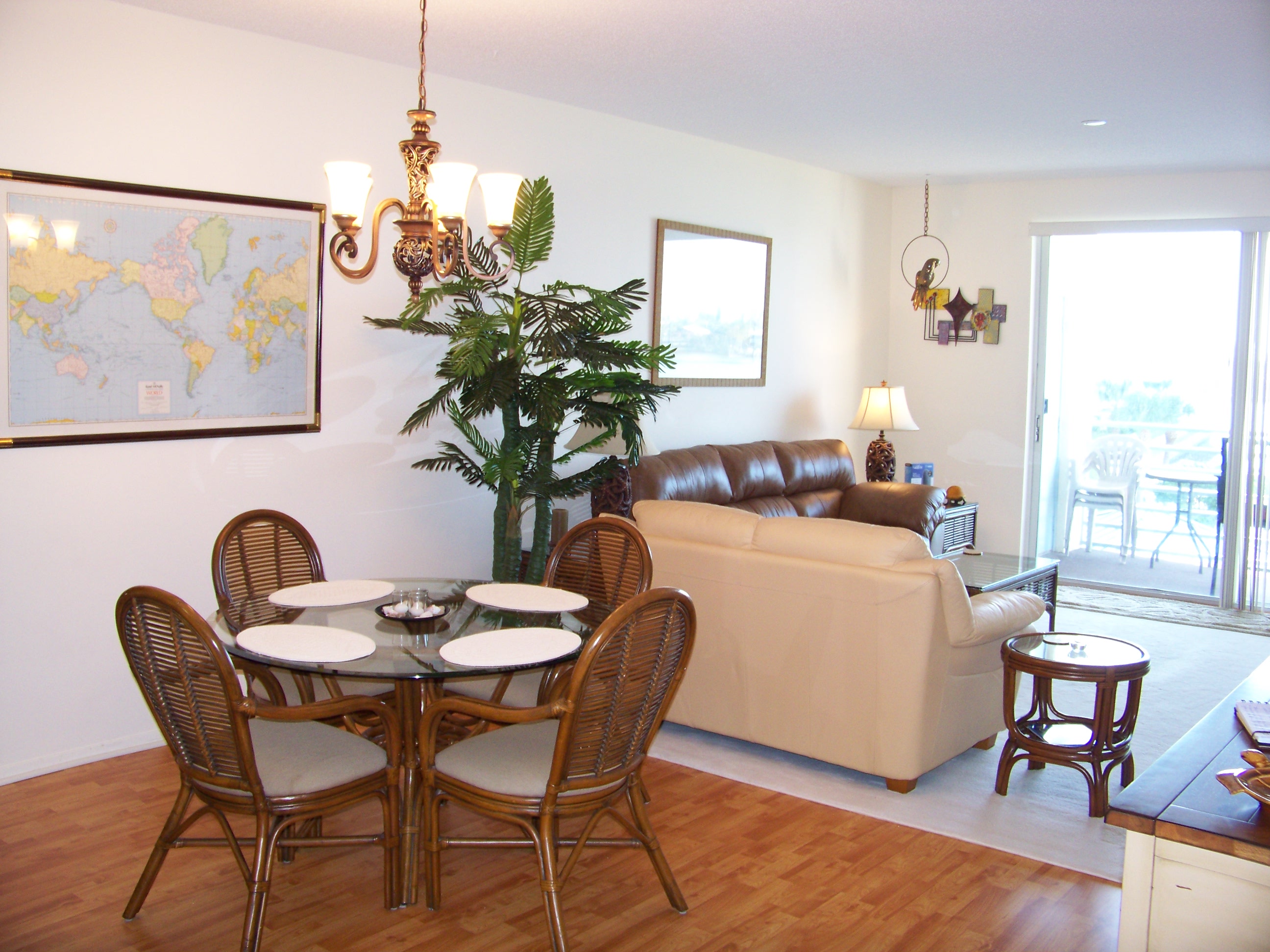 HARBOURSIDE CONDO Gallery 03