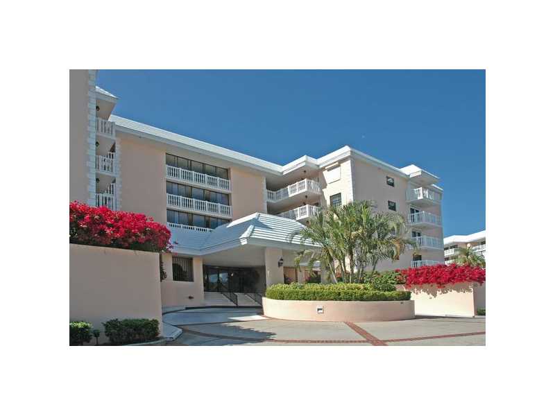Silver Sands Beach & Racquet Club Gallery 01