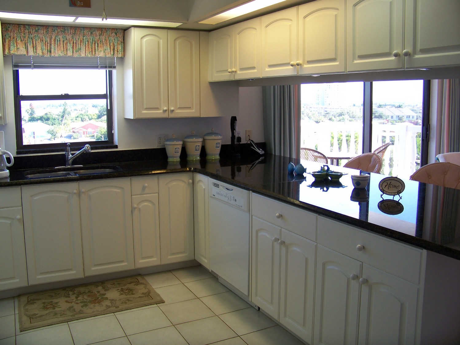 Silver Sands Beach & Racquet Club Gallery 08