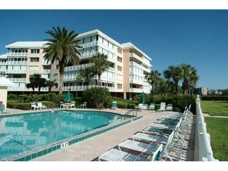 Silver Sands Beach & Racquet Club Gallery 27