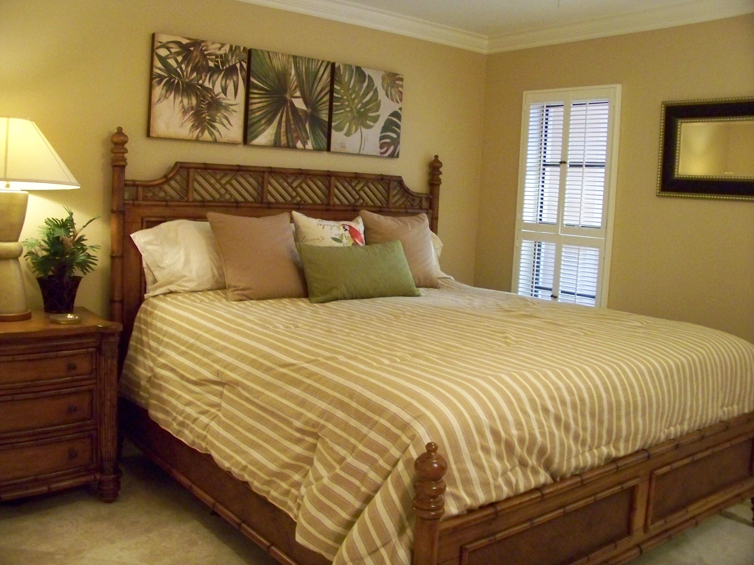 SILVER SANDS Gallery 17