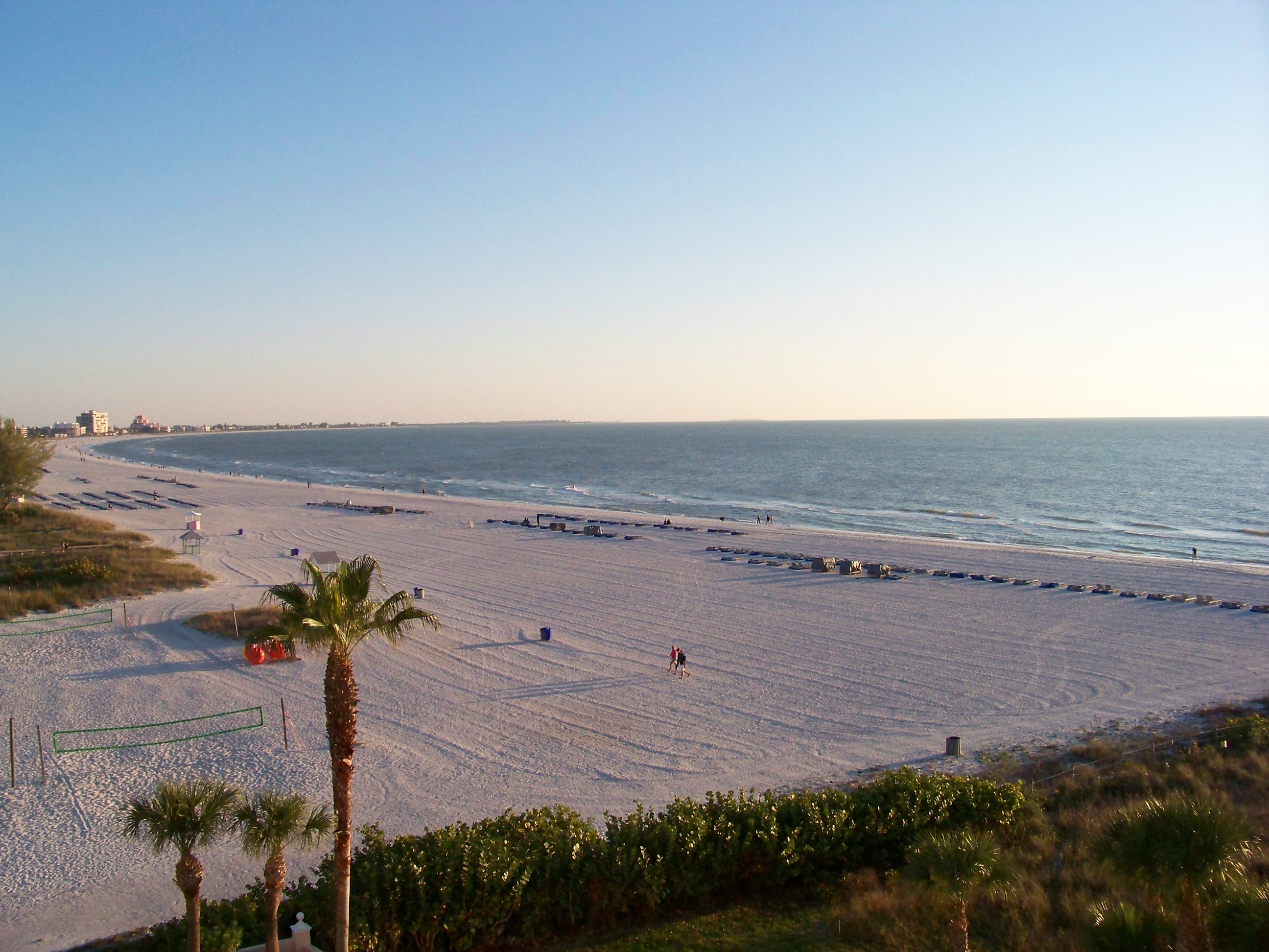 SILVER SANDS Gallery 19