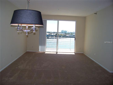 HARBOURSIDE CONDO Gallery 02