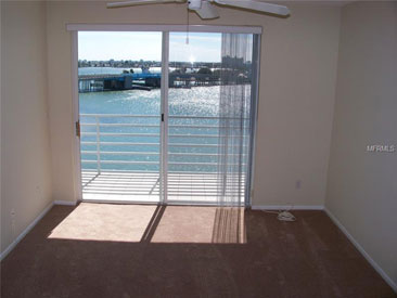 HARBOURSIDE CONDO Gallery 09