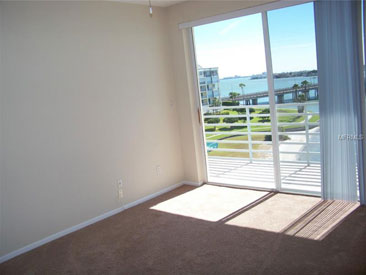 HARBOURSIDE CONDO Gallery 10