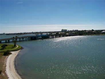 HARBOURSIDE CONDO Gallery 16