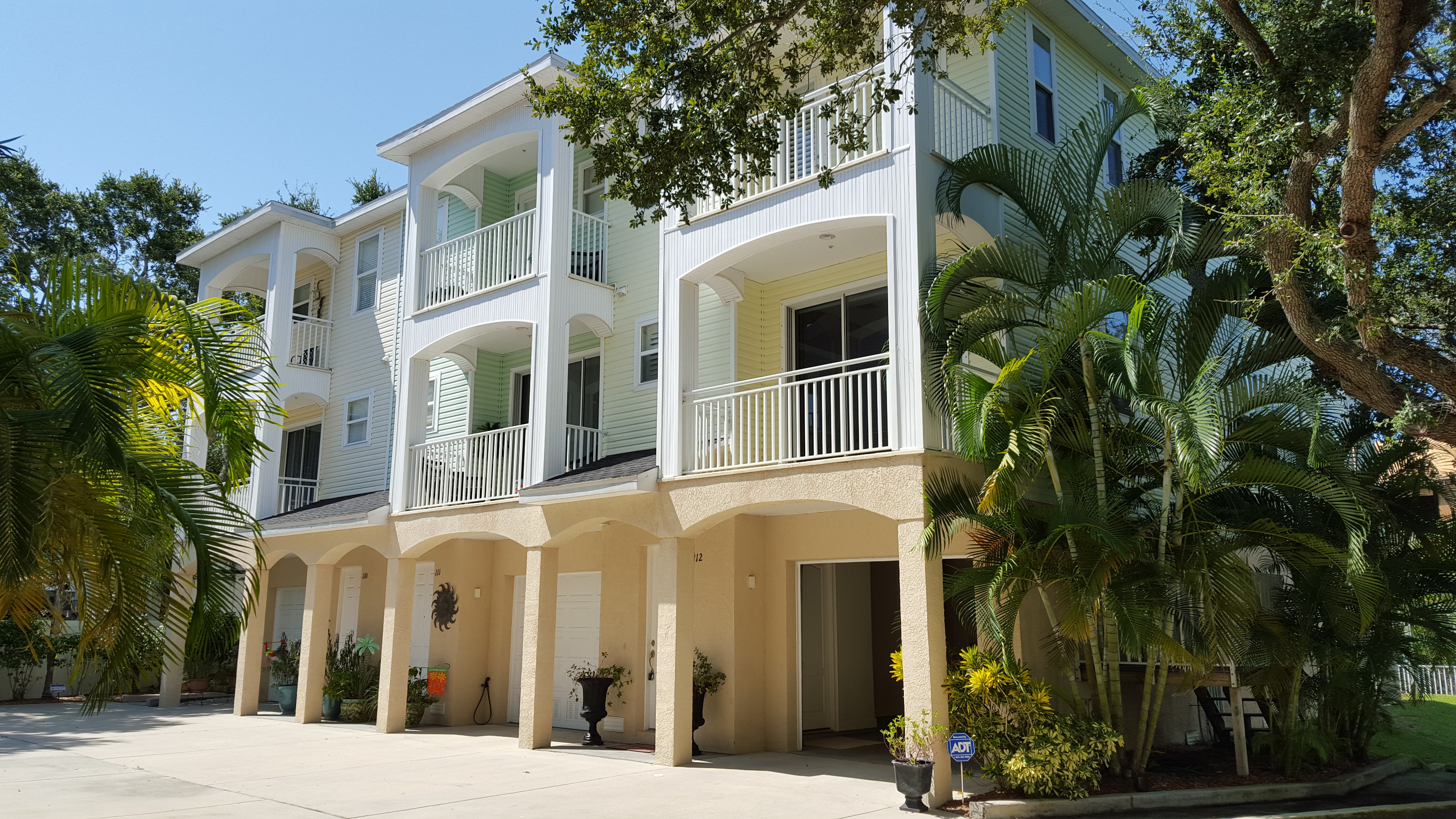 Beach Paradise Gallery 01